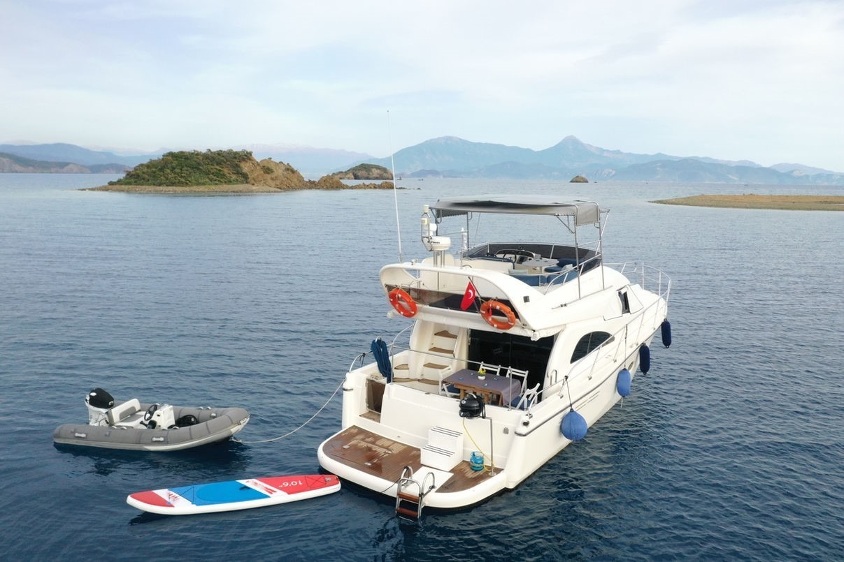 Göcek'de 2 Kabin Motoryat - 1