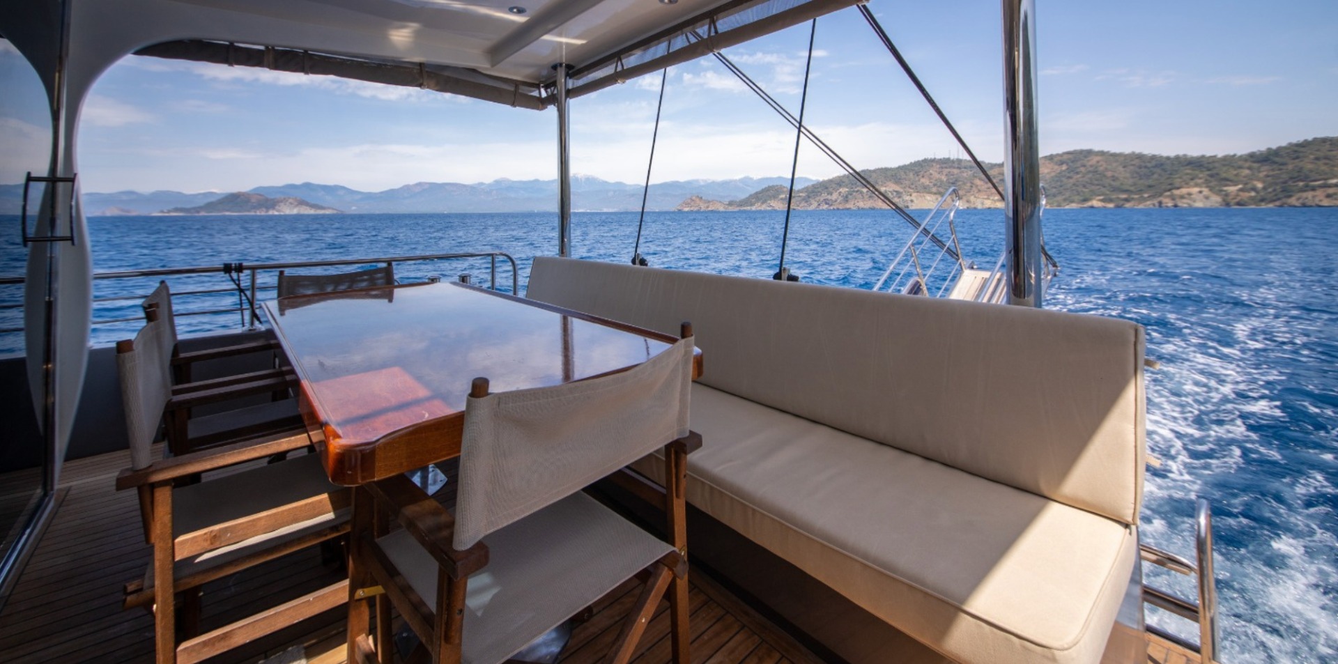 Göcek'te Geniş Kabinli Trawler - 12