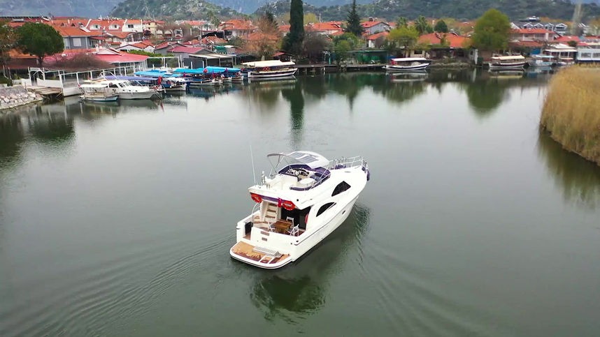 Göcek'de 2 Kabin Motoryat - 4