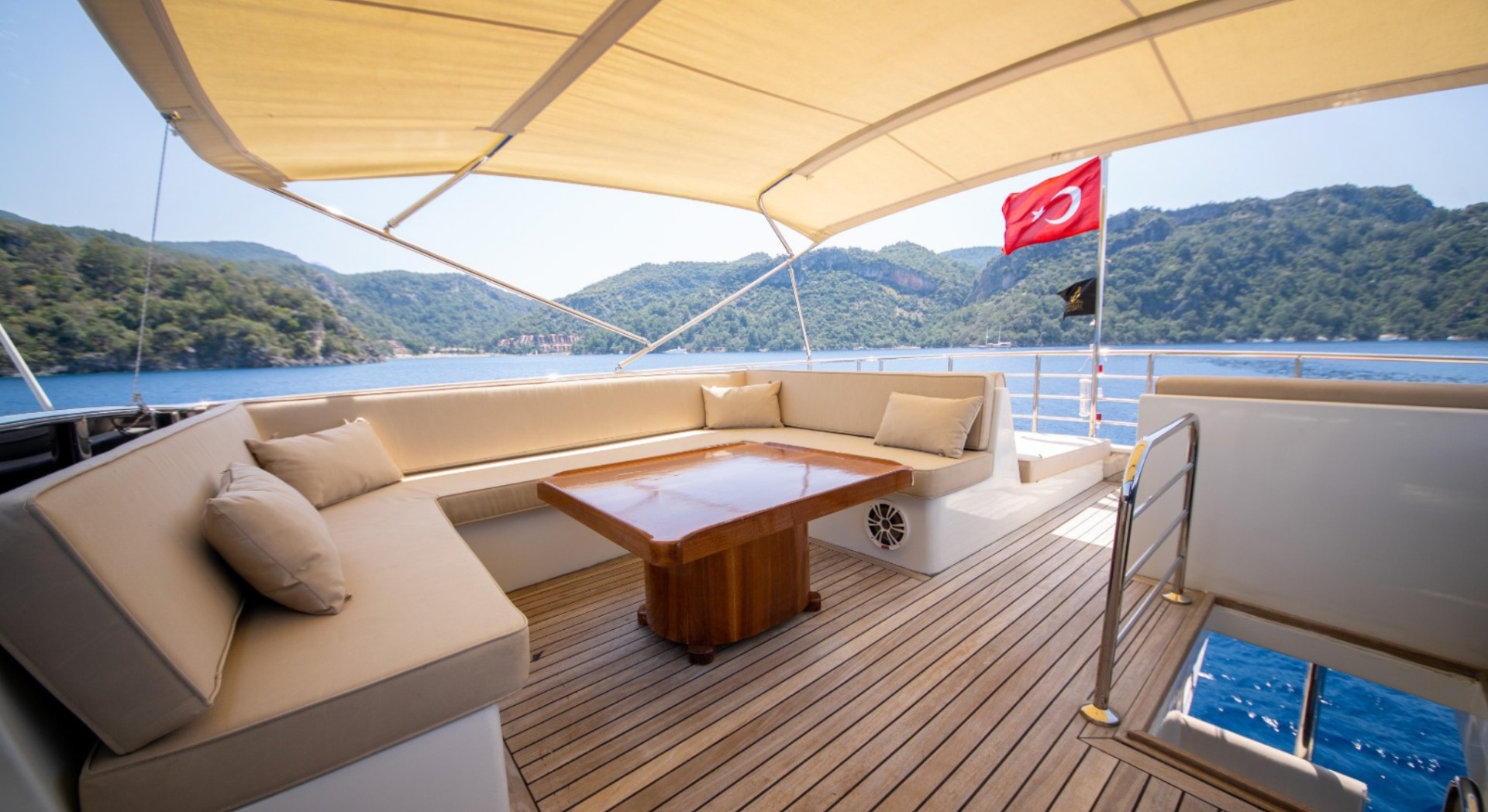 Göcek'te Geniş Kabinli Trawler - 5